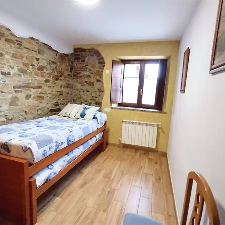 아파트 Laendlicher Bauernhof Navalin 2 By Interhome *